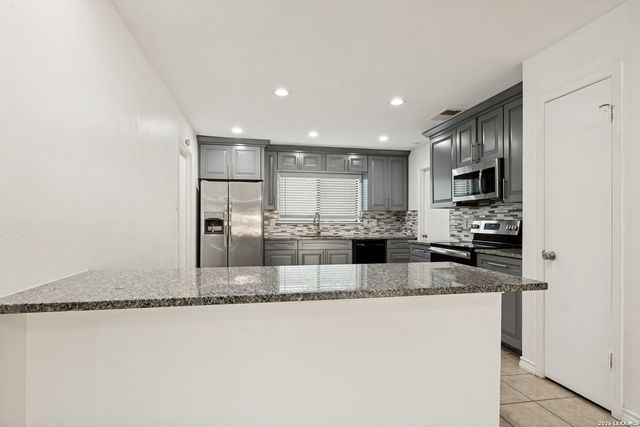 9410 Bendell, San Antonio, TX 78250