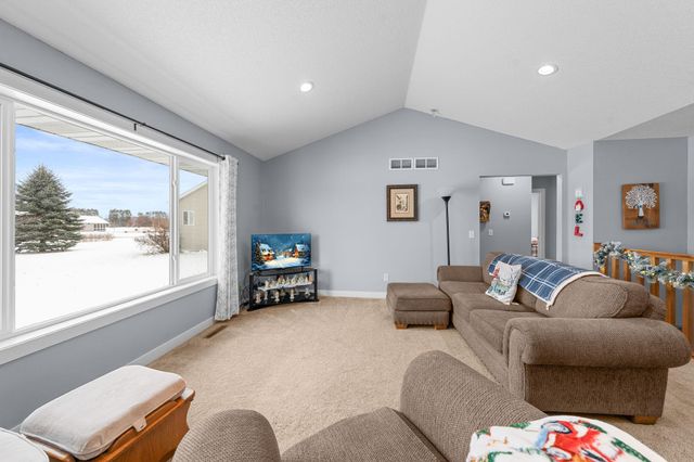 4690 382nd Drive, North Branch, MN 55056