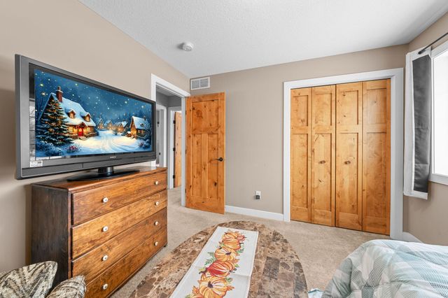 4690 382nd Drive, North Branch, MN 55056