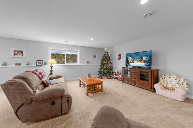 4690 382nd Drive, North Branch, MN 55056