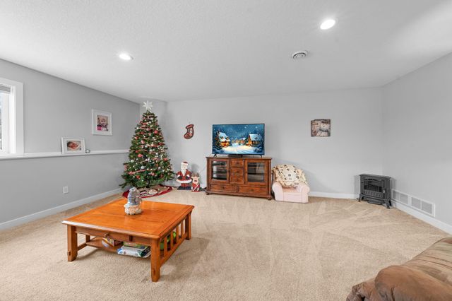 4690 382nd Drive, North Branch, MN 55056