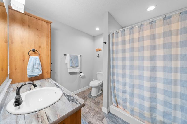 4690 382nd Drive, North Branch, MN 55056