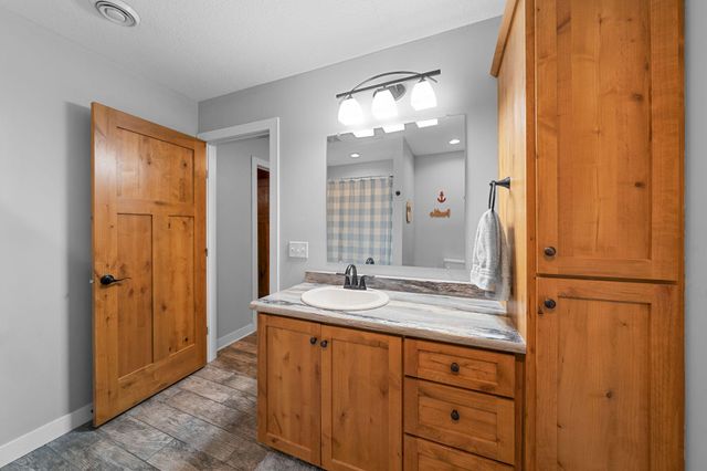 4690 382nd Drive, North Branch, MN 55056