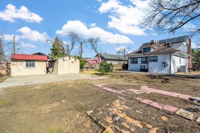 1249 D Street, Reedley, CA 93654