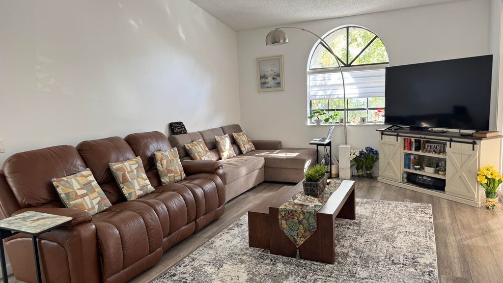 5267 Europa Drive N, Boynton Beach, FL 33437