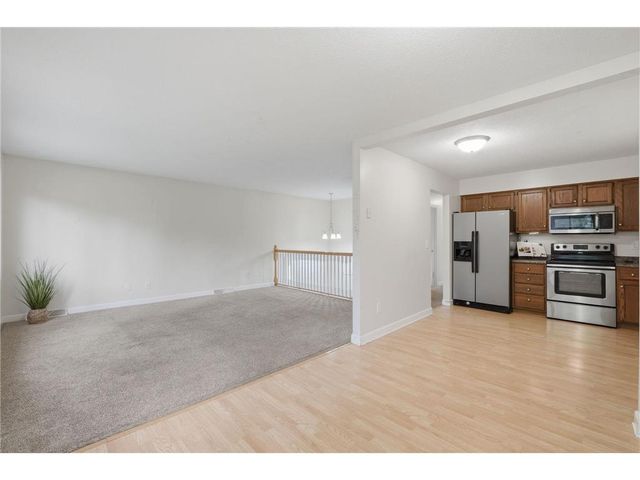 4250 Thornhill Lane, Vadnais Heights, MN 55127