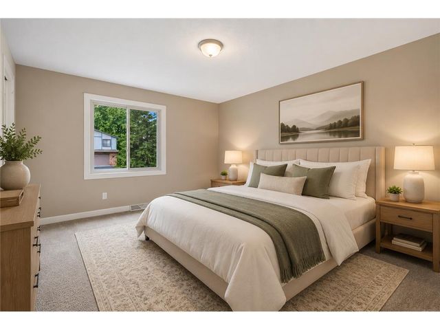 4250 Thornhill Lane, Vadnais Heights, MN 55127