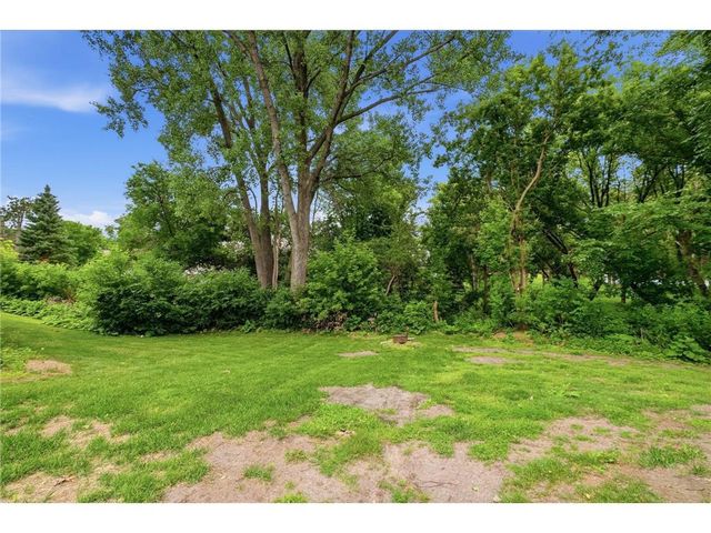 4250 Thornhill Lane, Vadnais Heights, MN 55127