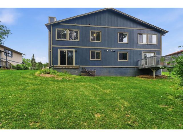 4250 Thornhill Lane, Vadnais Heights, MN 55127
