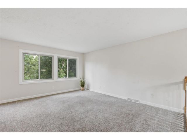 4250 Thornhill Lane, Vadnais Heights, MN 55127