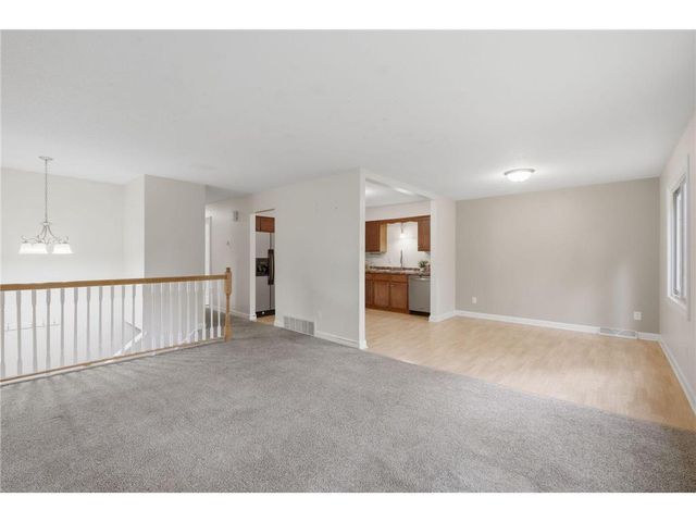 4250 Thornhill Lane, Vadnais Heights, MN 55127