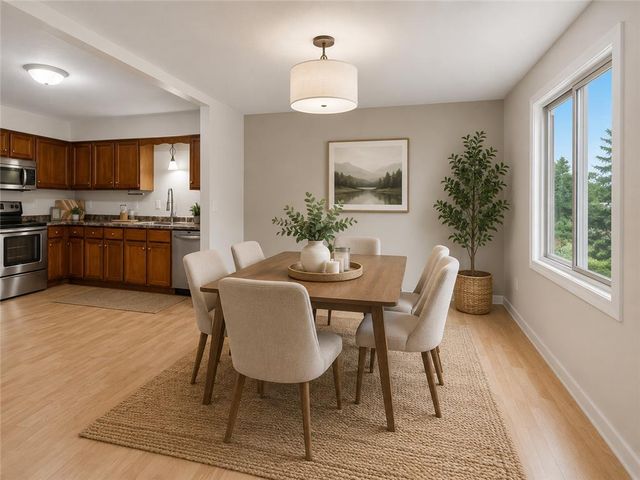 4250 Thornhill Lane, Vadnais Heights, MN 55127