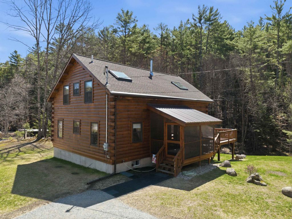Image 1 of property listing at 226 Valley Road, Haverhill, NH 03785