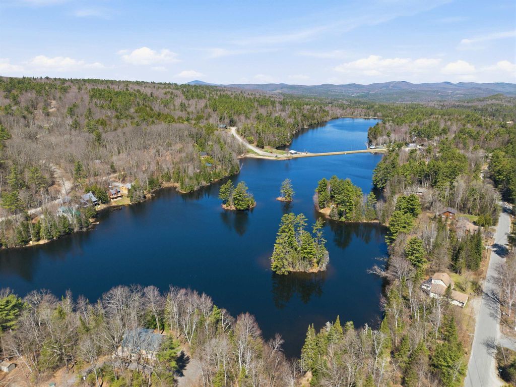 Image 2 of property listing at 226 Valley Road, Haverhill, NH 03785