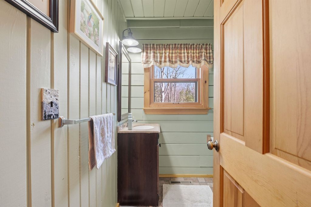 Image 16 of property listing at 226 Valley Road, Haverhill, NH 03785