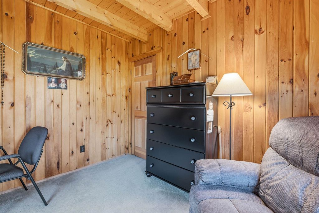 Image 18 of property listing at 226 Valley Road, Haverhill, NH 03785
