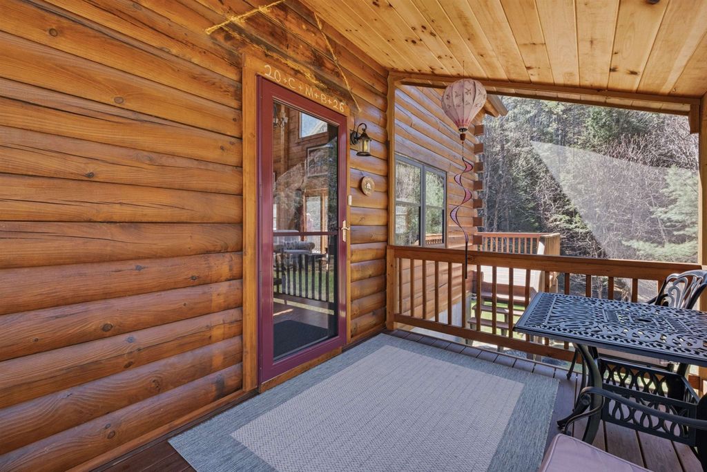 Image 4 of property listing at 226 Valley Road, Haverhill, NH 03785