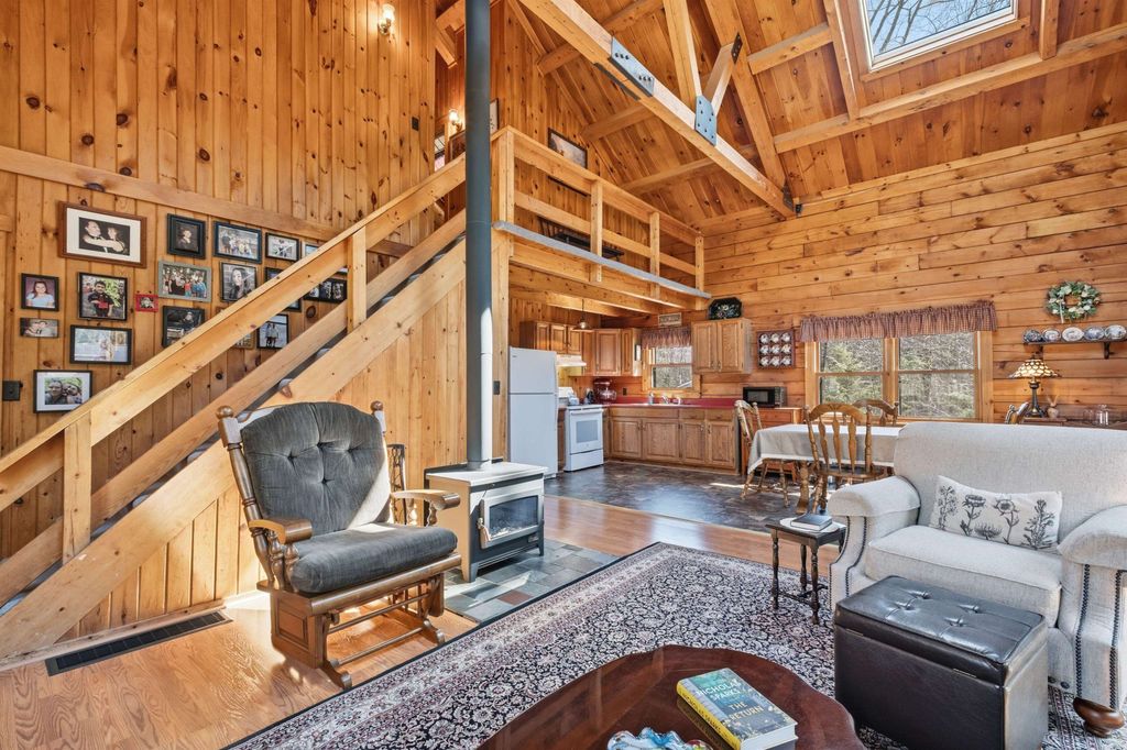 Image 6 of property listing at 226 Valley Road, Haverhill, NH 03785