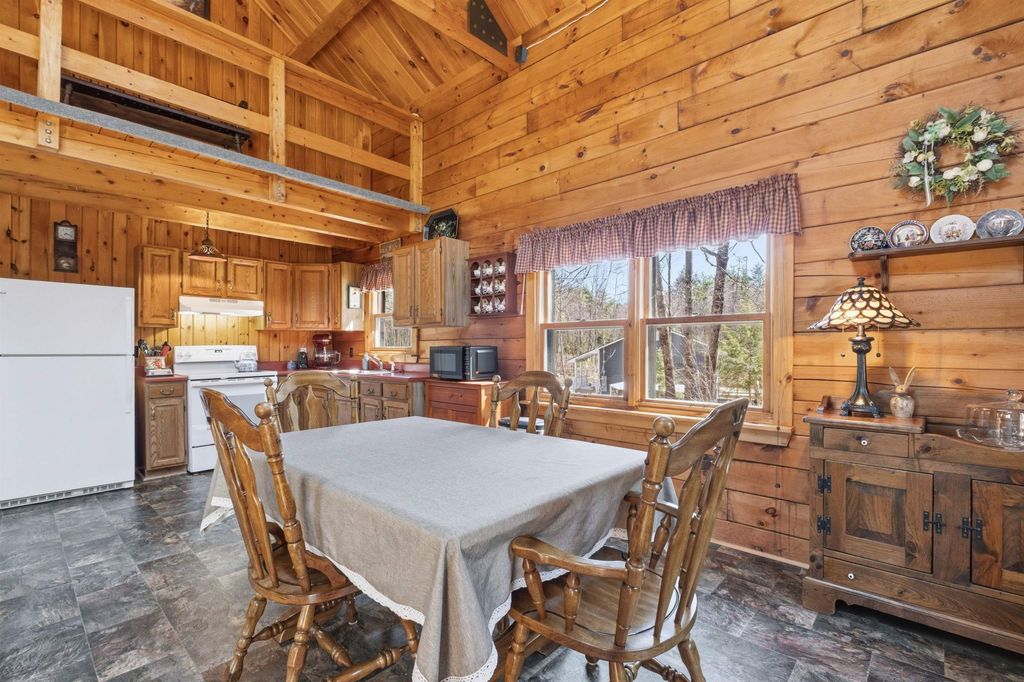 Image 10 of property listing at 226 Valley Road, Haverhill, NH 03785