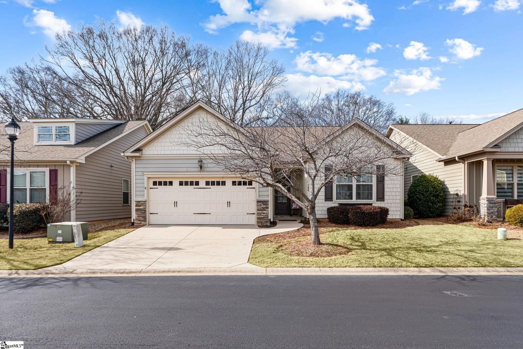 100 Briarhill Drive, Simpsonville, SC 29680