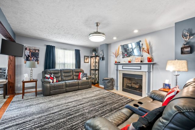 2764 Ann Dr, Clarksville, TN 37040