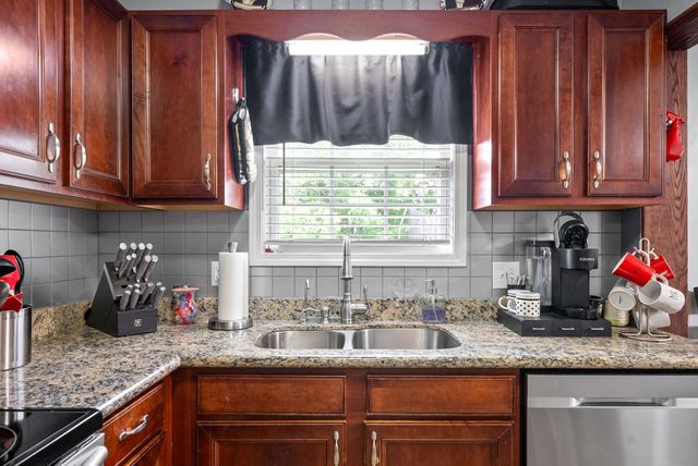 2764 Ann Dr, Clarksville, TN 37040