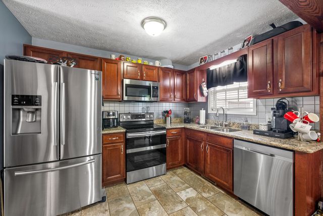 2764 Ann Dr, Clarksville, TN 37040