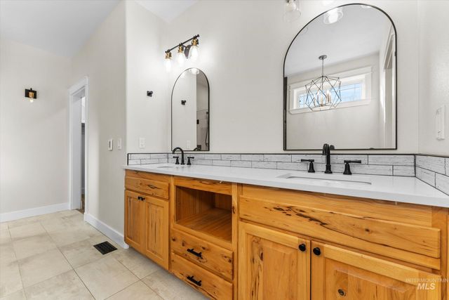 3820 E Mackay Ct, Meridian, ID 83642