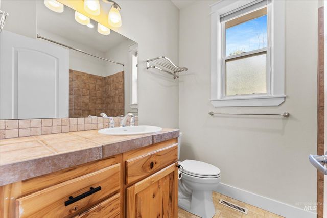 3820 E Mackay Ct, Meridian, ID 83642