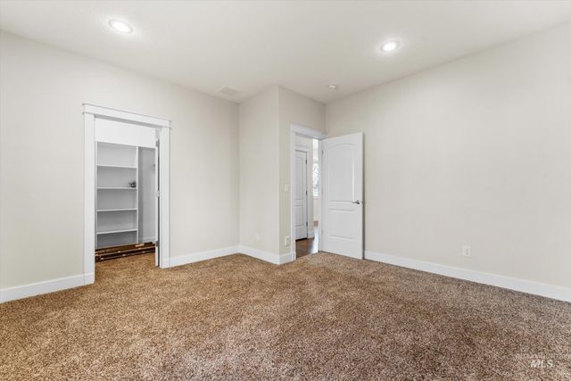 3820 E Mackay Ct, Meridian, ID 83642