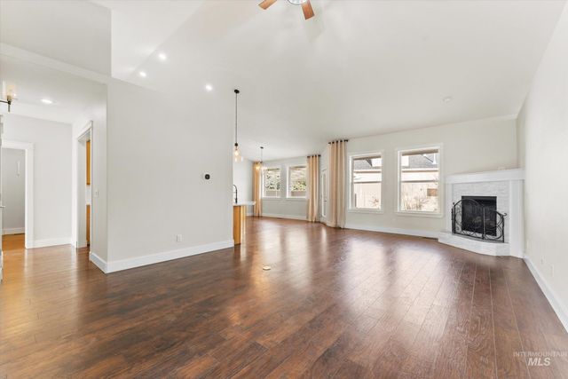 3820 E Mackay Ct, Meridian, ID 83642