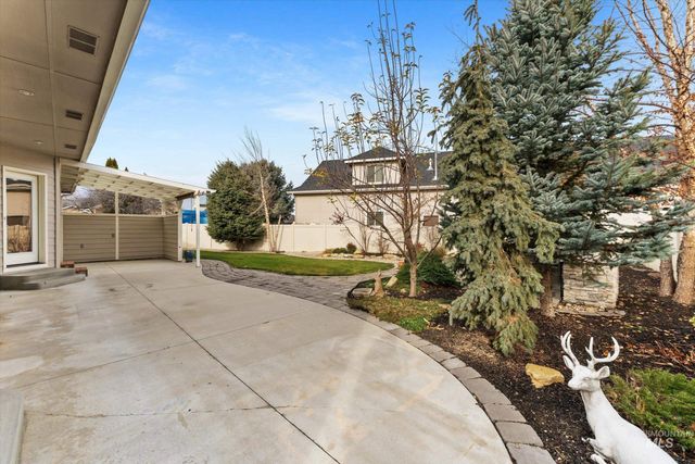 3820 E Mackay Ct, Meridian, ID 83642