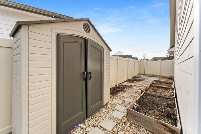 3820 E Mackay Ct, Meridian, ID 83642