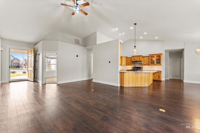 3820 E Mackay Ct, Meridian, ID 83642