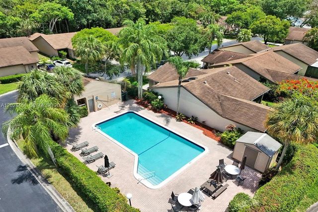 2266 Seagrape Cir, Coconut Creek, FL 33066
