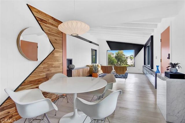 300 Holmwood Drive, Newport Beach, CA 92663