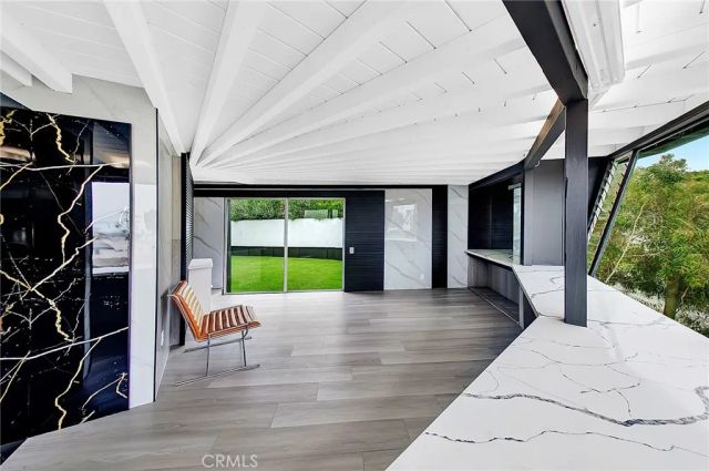 300 Holmwood Drive, Newport Beach, CA 92663