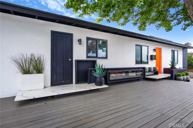 300 Holmwood Drive, Newport Beach, CA 92663