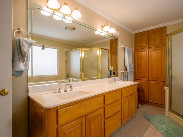 330 Columbine ST, Meadowlakes, TX 78654