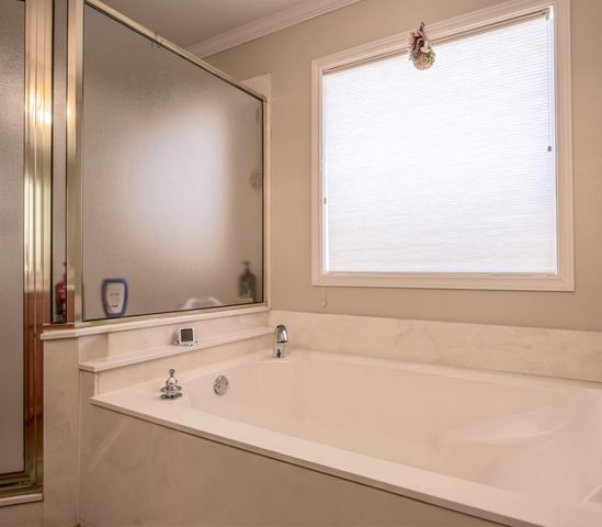 330 Columbine ST, Meadowlakes, TX 78654