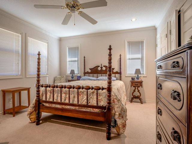 330 Columbine ST, Meadowlakes, TX 78654