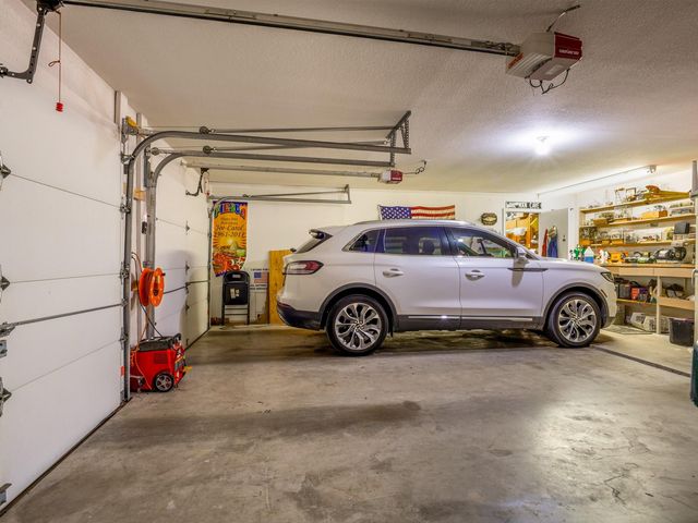 330 Columbine ST, Meadowlakes, TX 78654