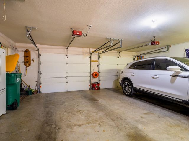 330 Columbine ST, Meadowlakes, TX 78654