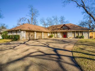 330 Columbine ST, Meadowlakes, TX 78654