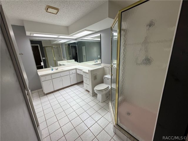 2235 W Springlake Drive, Dunnellon, FL 34434