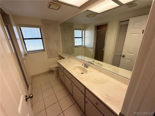 2235 W Springlake Drive, Dunnellon, FL 34434