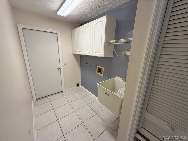 2235 W Springlake Drive, Dunnellon, FL 34434