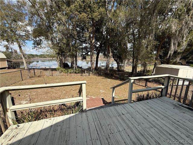 2235 W Springlake Drive, Dunnellon, FL 34434