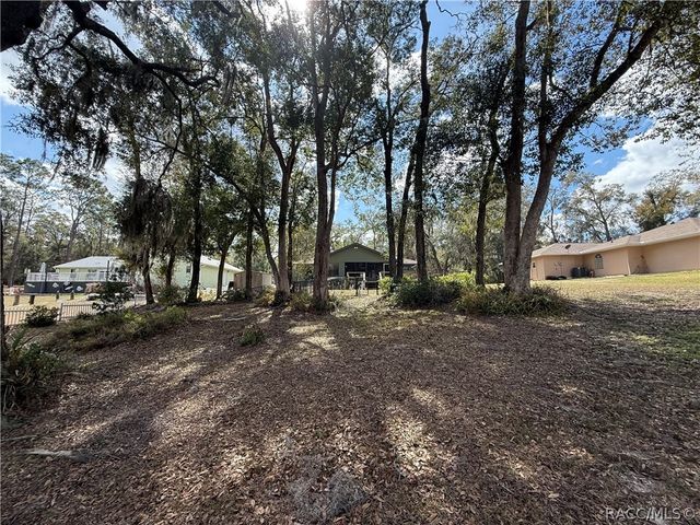 2235 W Springlake Drive, Dunnellon, FL 34434