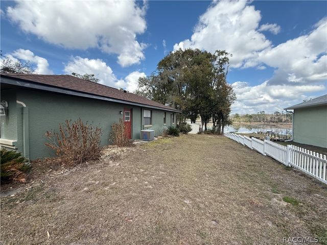 2235 W Springlake Drive, Dunnellon, FL 34434